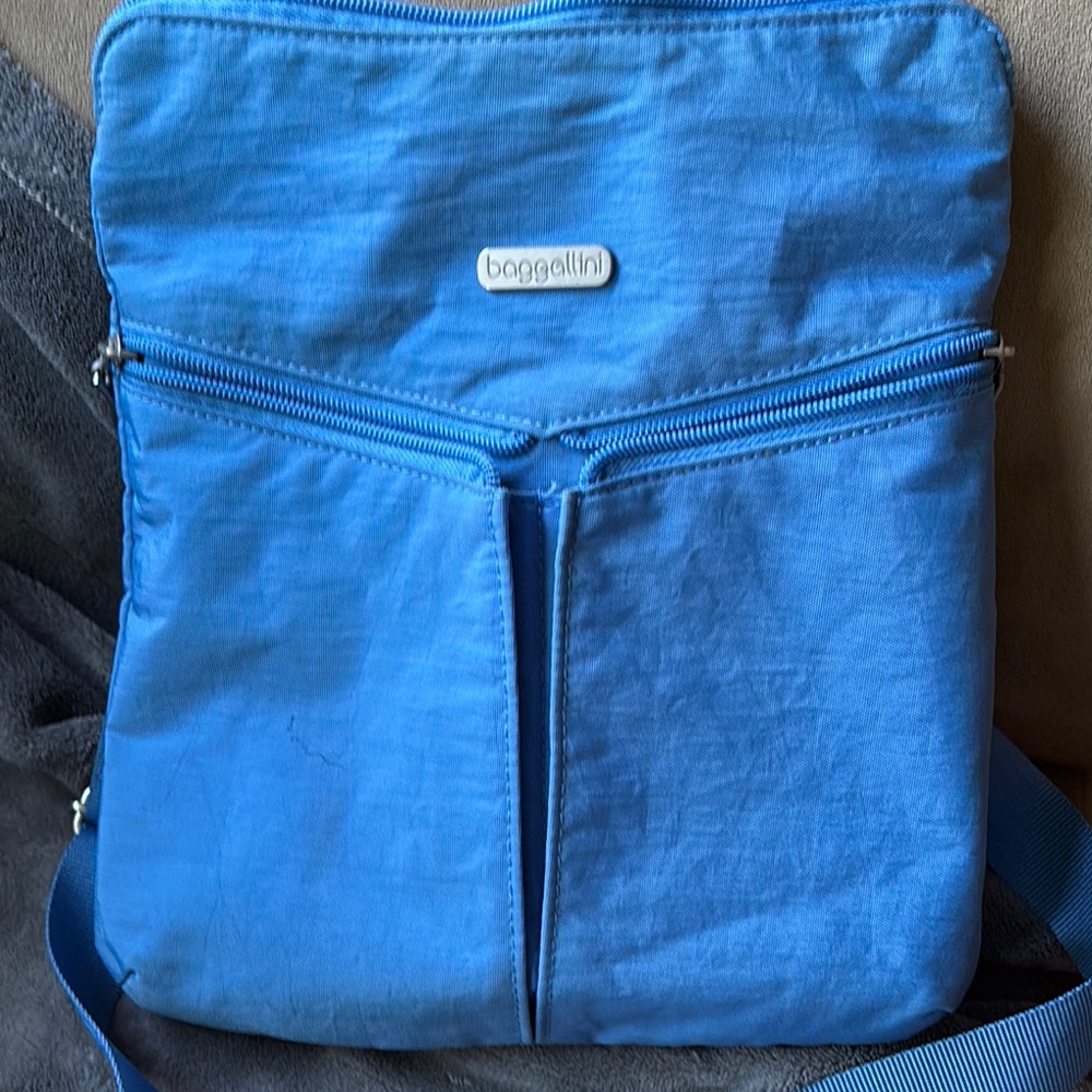 BAGGALLINI Vibrant Blue Shoulder Bag with a green lining  “HORIZON CROSS “